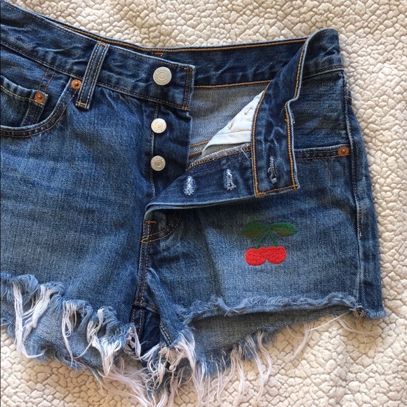 Levi's Pants - Women's 501 levi's shorts with a cherry logo